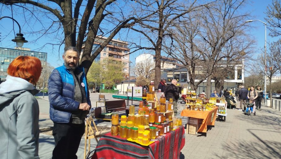 Nema ukusnih mladenčića bez meda (FOTO)